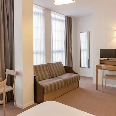 Appart'city Confort Centre Aparthotel 3*