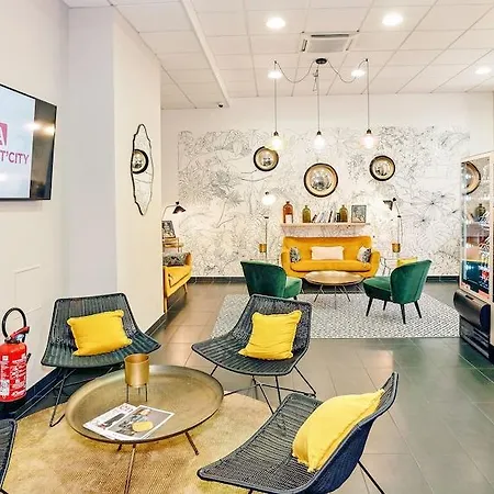 Appart'city Confort Centre Aparthotel 3*